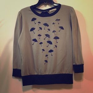 Rainy day umbrella grey open back jumper ☔️